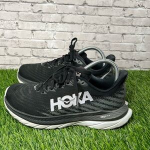 Hoka One One Mach 5 Women’s Sz 7.5B Black White 1127893 Running Shoes Sneakers